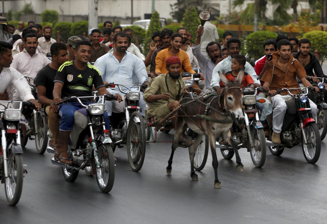 Ban on Pillion Riding in Karachi on New Year’s Festive