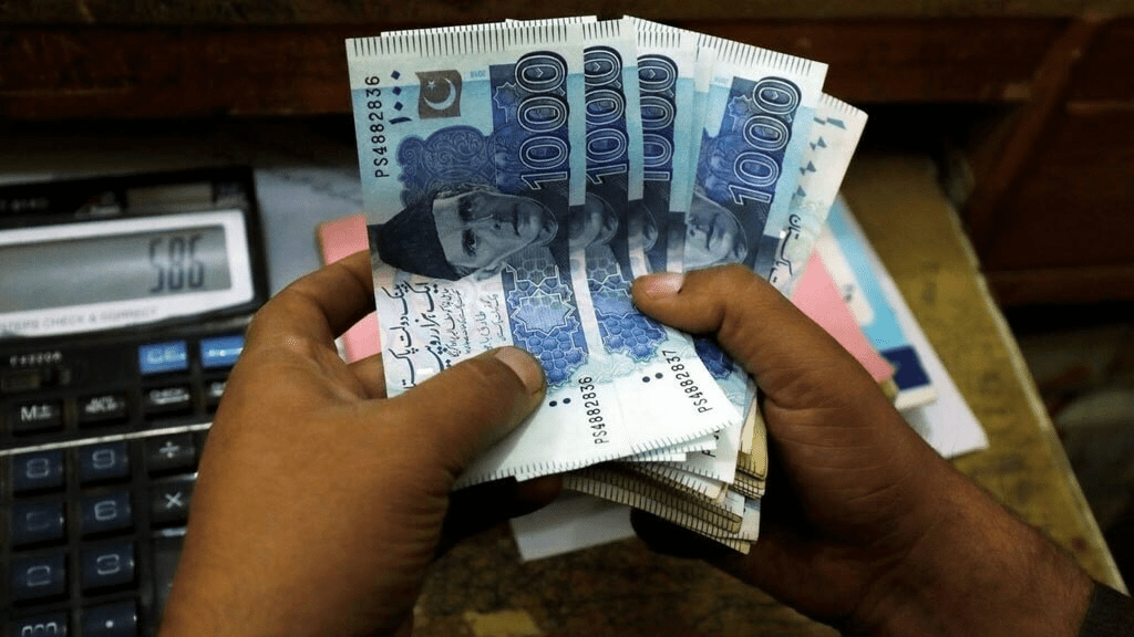 Pakistani Rupee Declines Against USD Following IMF Update